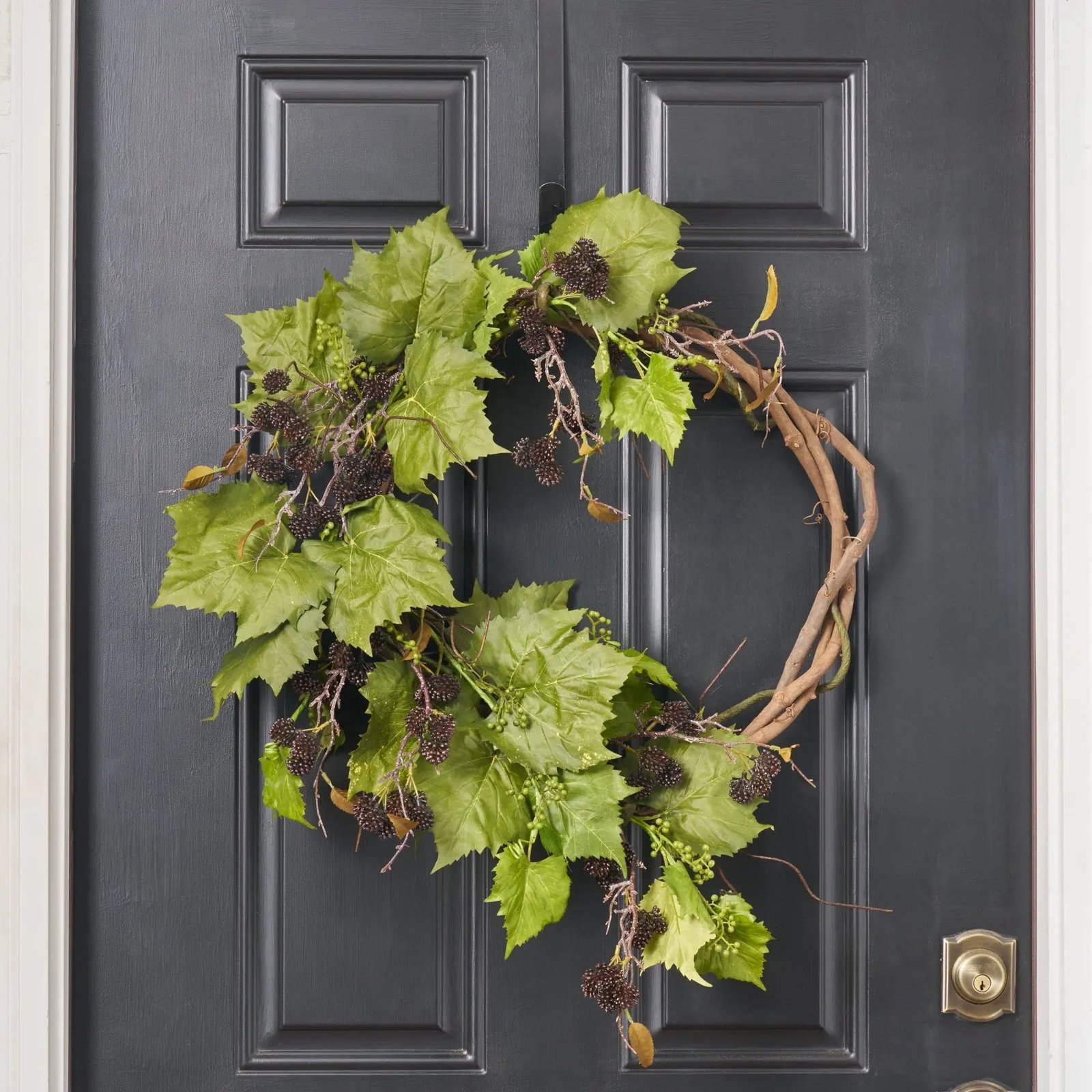 EDW1131RusticVineyards-GrapeLeafvine_WildBlackberryonTwistedBroadvineWreathBase_3 Rustic Vineyards - Grape Leaf Vine & Wild Blackberry on Twisted Broad Vine Wreath Base - Image 1